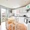 Cosy 1-Bed E15, sleeps 4, 1 min from tube Station Near O2 Arena - Londra