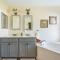 Tranquil 3BR Getaway with Pool, Near Boca Beach - North Port