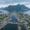 Modern apartment by the sea in Henningsvær