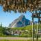 Madelhea Cabin- Seaview Lodge