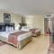 Oceanfront Studio with Pool at Sunny Isles Beach! - Sunny Isles Beach