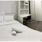 Burwood 2Br Lovely Apt Near Train