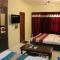 Hotel Diamond Leaf