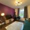 Badgers House - 6 Bedrooms, Sleeps 14, Parking, Wifi - Wroughton