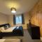 Badgers House - 6 Bedrooms, Sleeps 14, Parking, Wifi - Wroughton