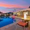 Vacation House! 6BR, FREE Heated Pool, Arcade & Hot Tub