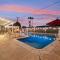 Vacation House! 6BR, FREE Heated Pool, Arcade & Hot Tub