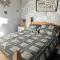 Taldrwst farmhouse guest house - 德维兰