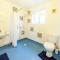 4 Bed - 2 Baths 1 Walk In Shower Lots Of Parking - Ipswich