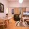 Scandi Earthy Escape near Train & Mall - 赫尔辛基
