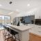 3 BDRM 2 and a Half Bath - House Private Yard Duplex - بيتسبرغ