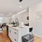 3 BDRM 2 and a Half Bath - House Private Yard Duplex - بيتسبرغ