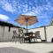 Stylish home, with amazing estuary view - Pilton