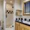 6000 sqft Pine House with indoor swimming pool - رينو