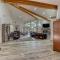 6000 sqft Pine House with indoor swimming pool - رينو