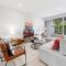 3BDRM Coastal Oasis in Magenta