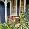 Victorian Ground FL Apartment, Pool, Sauna & BBall