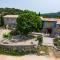 Ideal famille et groupe Mas dans les Cévennes Piscine Plages privées Cadre exceptionnel Convivialité Calme Vignoble Parking gratuit Borne électrique Animaux acceptés - Wifi - Causse-de-la-Selle