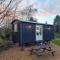 The Red Lion - Shepherd Huts - 威特尼