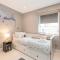 Stylish 2BR flat, 6 min Chiswick Park tube - 伦敦