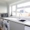 Spacious home for 8 in Witterings - walk to beach - East Wittering