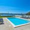 4 Bedroom Stunning Home In Turanj