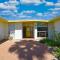 Mid-century 4BR ranch with private pool, 1M to pickleball - Tucson