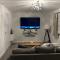 The Airport Flat - Newly Renovated & FREE Parking