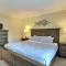 NEW Updated Siesta Key Vacation Rental with Heated Pool Access - 西耶斯塔岛
