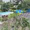 Bungalow charmant à Château Gaillard avec piscine partagée