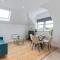 Modern 2-Bedroom Apartment, Leatherhead, Sleeps 5 - ليذرهيد