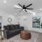 Chic Newly Built Vacation Escape with Canal view - كيب كورال