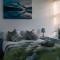 Urban View Apartment - Sleeps 6 - 纽波特