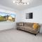 Comfy 3 Bed House - Free Parking - Cumbernauld