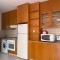 1 bedroom flat 200m from beach