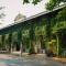 Khum Damnoen Resort