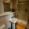 SidemerseyLivings - Central, Bright, and Convenient 2-Bedroom Apartment with Parking