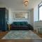 SidemerseyLivings - Central, Bright, and Convenient 2-Bedroom Apartment with Parking