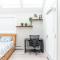 ENTIRE BACHELOR UNIT EN-SUITE UPTOWN WATERLOO - e4