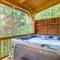 Sevierville Woods Retreat Cabin with Mtn View - 赛维尔维尔