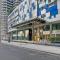 Luxe 2-BR Sanctuary in Downtown with Pool and Gym - Dubaj