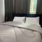 MBZ - New Fabulous Room in Unique Flat - 阿布扎比