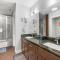 Near UT Pet Friendly w Parking 3BR 2.5BA in Walkable Area By Austin Vacay - أوستن