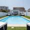 Vibrant Seafront Home for 10 with Pool