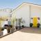 Vibrant Seafront Home for 10 with Pool