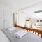 Vibrant Seafront Home for 10 with Pool
