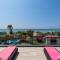 Vibrant Seafront Home for 10 with Pool - East Wittering