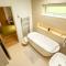 The Heronry Hideaway with luxury hot tub - Ballachulish