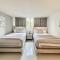 Spacious Condos with Resort Amenities - Sunny Isles Beach - Санни-Айлс-Бич