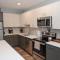 Luxury apartment with gym, steps from commuter rail #4011 - Reading